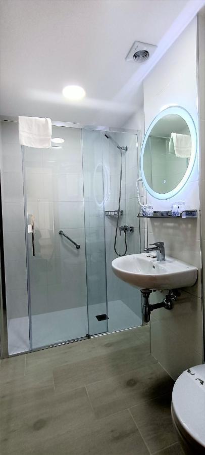 Hotel Vilagarcia Вильягарсия-де-Ароса Экстерьер фото