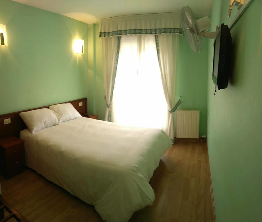 Hotel Vilagarcia Вильягарсия-де-Ароса Экстерьер фото