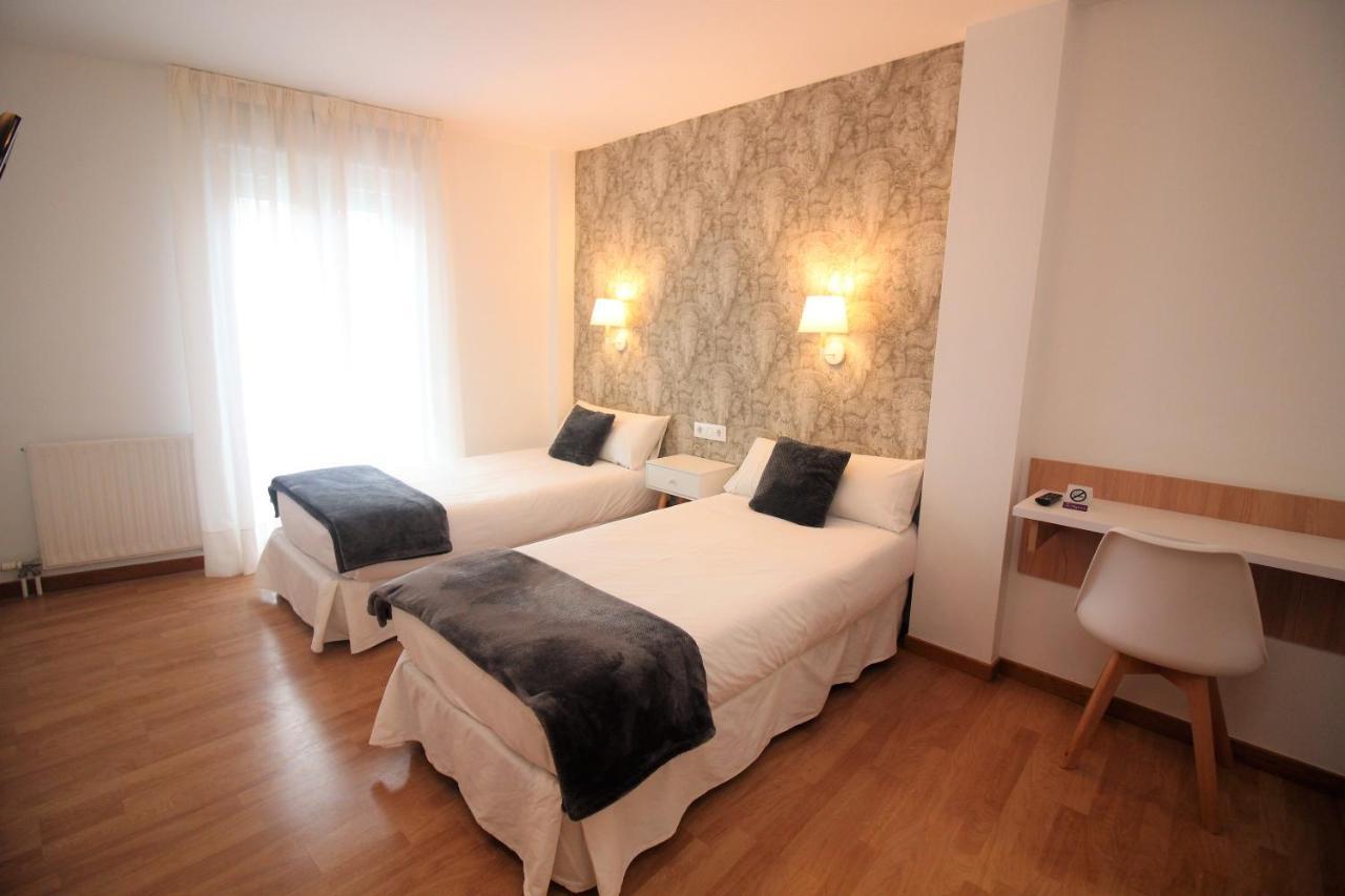 Hotel Vilagarcia Вильягарсия-де-Ароса Экстерьер фото